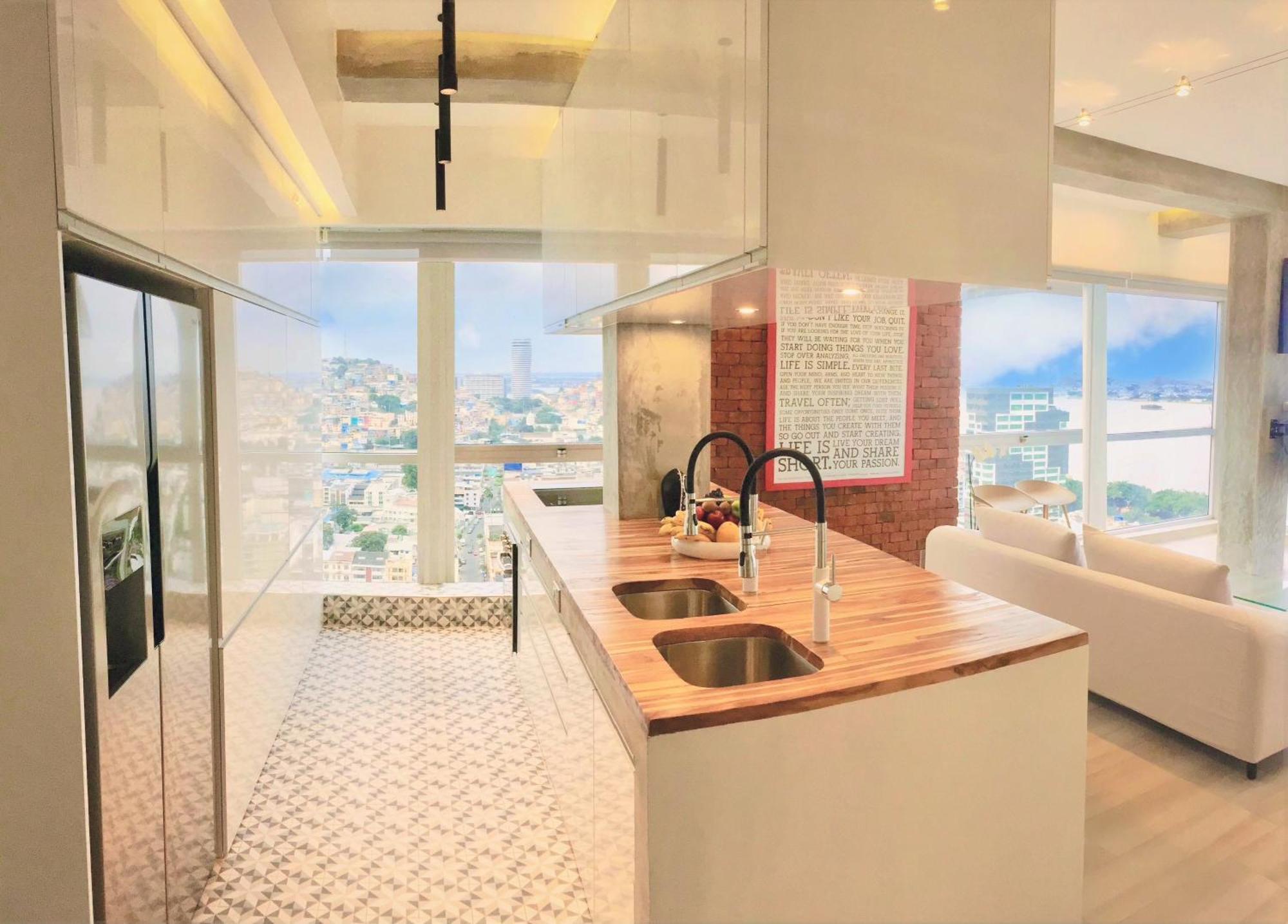 Luxury Apartment Heart Of 과야킬 외부 사진